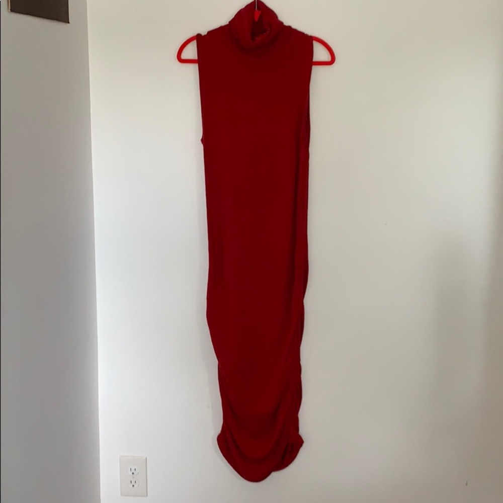Red bodycon dress